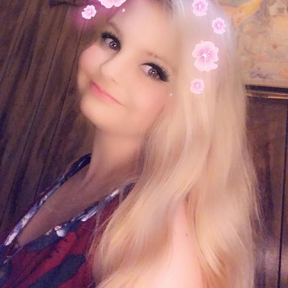 Meet your Posher, Alexus - Picture 1 of 1